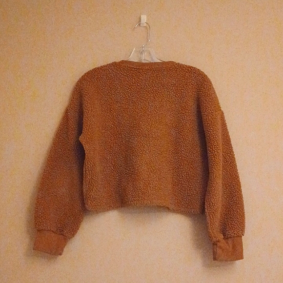 A long sleeve sweater from Old navy for 14 to 16 years old girl/boy. - Picture 3 of 3